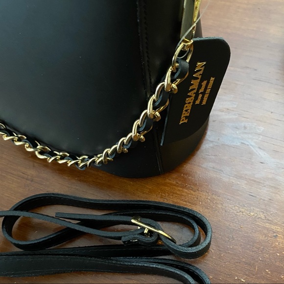 Persaman New York Leather Crossbody Bag - Picture 14 of 16